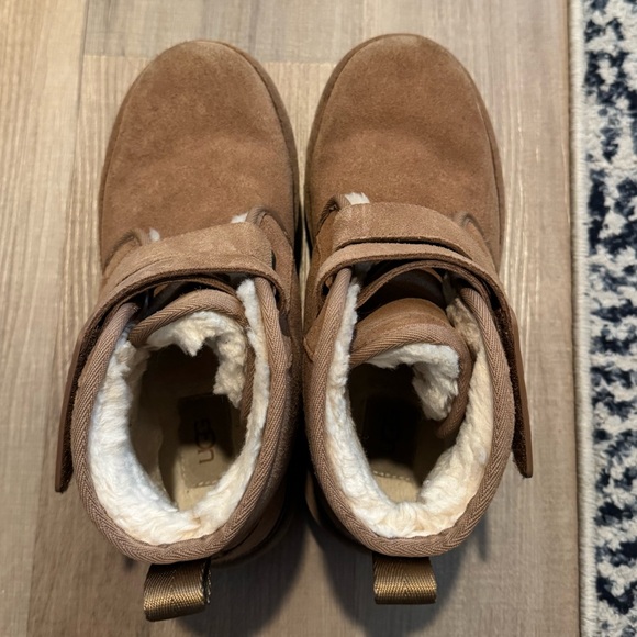 UGG Nuemel Platform Boots - Picture 6 of 7